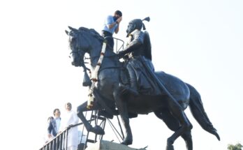 Tourism Minister Aditya Thackeray visits All India Shri Shivaji Memorial Society