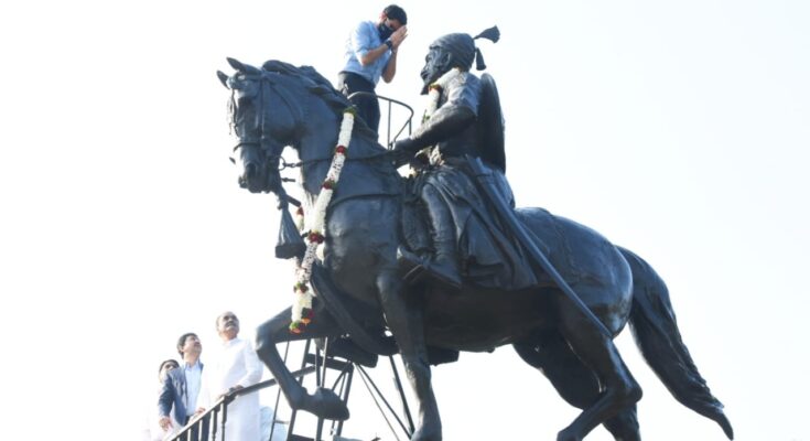 Tourism Minister Aditya Thackeray visits All India Shri Shivaji Memorial Society