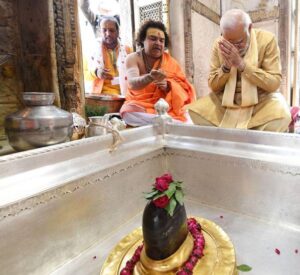 PM prayed at the Kaal Bhairav Temple and Kashi Vishvanath Dham