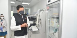 Medical Education Minister Amit Deshmukh visits Stemz Onco Diagnostic Lab.