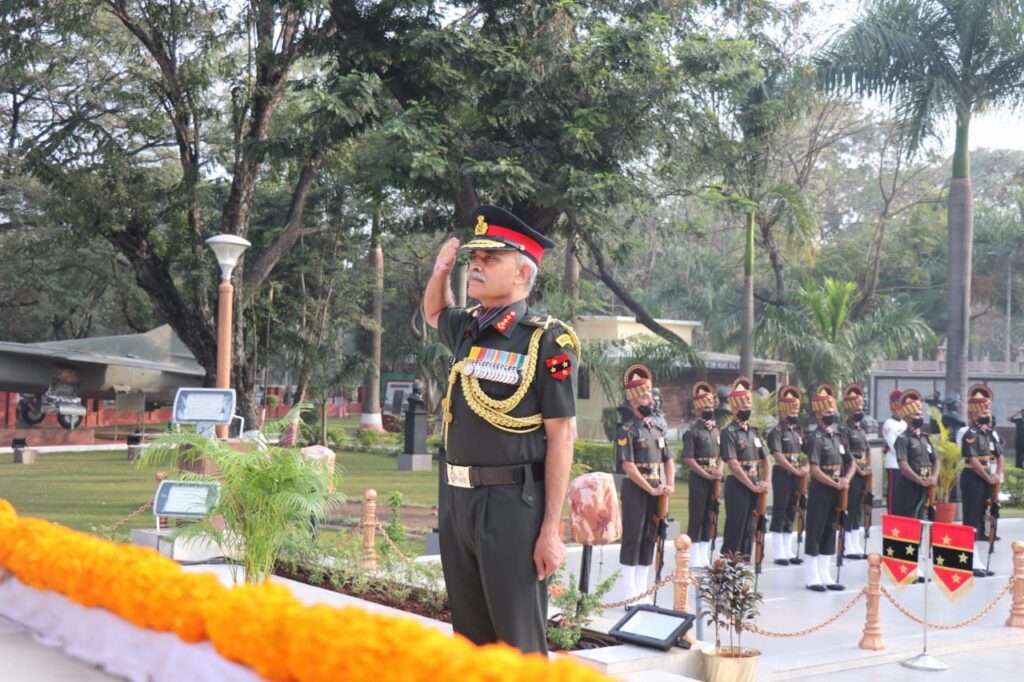 Homage to War Heroes on 74th Army Day.