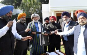 PM Modi meets members of Sikh-Hindu Delegation from Afghanistan