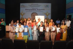 he award honours women who have done outstanding work during the Corona. Hadapsar Latest News, Hadapsar News