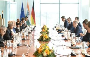 Bilateral talks between Prime Minister Narendra Modi and German Chancellor Olaf Schulz प्रधानमंत्री नरेंद्र मोदी आणि जर्मनीचे चान्सलर ओलाफ स्कोल्झ यांच्यांत द्विपक्षीय चर्चा हडपसर मराठी बातम्या  Hadapsar News