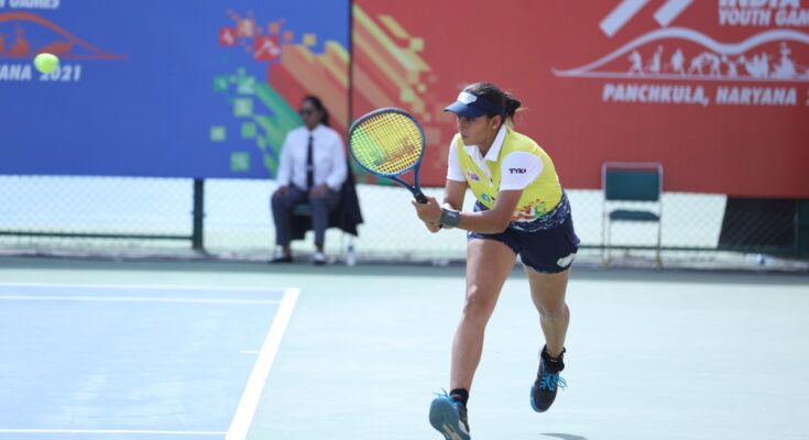 लॉन टेनिसमध्ये सुवर्णाची 'आकांक्षा'पूर्ती Aakansha wins, Fulfilling the 'aspiration' of gold in lawn tennis हडपसर मराठी बातम्या Hadapsar News Hadapsar Latest News