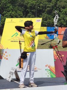 आर्चरीमध्ये आदितीचा सुवर्णवेध Aditi won gold medal in archery हडपसर मराठी बातम्या  Hadapsar News Hadapsar Latest News