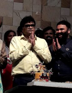 I am here today because of the amorous audience - Ashok Saraf रसिक प्रेक्षकामुळेच आज मी इथं आहे- अशोक सराफ हडपसर मराठी बातम्या Hadapsar News