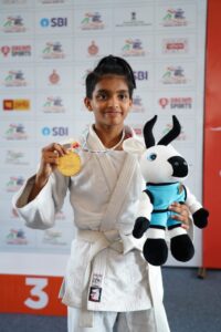 ज्युदोमध्ये मिथिला भोसलेचा सुवर्णपंच Mithila Bhosle's gold medal in judo हडपसर मराठी बातम्या  Hadapsar News Hadapsar Latest News