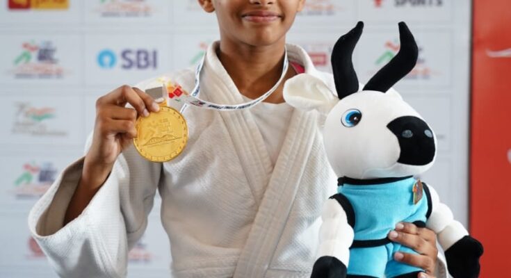 ज्युदोमध्ये मिथिला भोसलेचा सुवर्णपंच Mithila Bhosle's gold medal in judo हडपसर मराठी बातम्या Hadapsar News Hadapsar Latest News