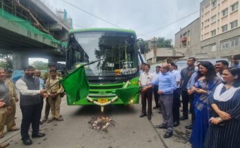 Inauguration of Public transport buses in the city on garbage fuel ओल्या कचऱ्याच्या इंधनापासून पुणे शहरातील बसेस चालविण्याचे उपक्रमाचे उद्घाटन हडपसर मराठी बातम्या Hadapsar Latest News Hadapsar News