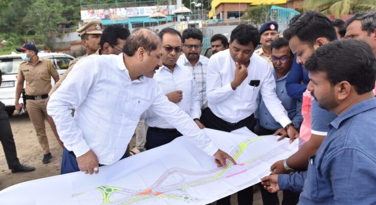 Instructions to solve traffic problems in Chandni Chowk Inspection of traffic problems by senior officials, important decisions चांदणी चौकातील वाहतूक समस्या सोडविण्याचे निर्देश. वरिष्ठ अधिकाऱ्यांकडून वाहतूक समस्येची पाहणी, महत्वाचे निर्णय हडपसर मराठी बातम्या Hadapsar Latest News Hadapsar News