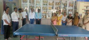 On the occasion of National Sports Day, organizing competitions for professors and administrative staff in Annasaheb Magar Colleges. राष्ट्रीय क्रीडा दिनानिमित्त अण्णासाहेब मगर महाविद्यालयांमध्ये प्राध्यापक व प्रशासकीय स्टाफ यांच्या स्पर्धांचे आयोजन.  हडपसर मराठी बातम्या Hadapsar Latest News Hadapsar News