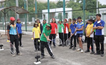 School students experienced the trip to the university sports complex..! शाळकरी विद्यार्थ्यांनी अनुभवली विद्यापीठातील क्रीडासंकुलाची सफर..! हडपसर मराठी बातम्या Hadapsar Latest News Hadapsar News