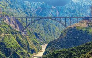 World's highest single arch railway bridge Chenab Rail Bridge in J&K gets Golden Joint  जम्मू आणि काश्मीर मधील जगातील सर्वात उंच सिंगल आर्च रेल्वे ब्रिज चिनाब रेल्वे ब्रिजला  मिळाला गोल्डन जॉइंट हडपसर मराठी बातम्या  Hadapsar Latest News Hadapsar News