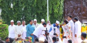 Deputy Chief Minister Devendra Fadnavis at a function organized on the occasion of the 74th anniversary of Marathwada Mukti Day. मराठवाडा मुक्ती दिनाच्या 74 व्या वर्धापन दिनानिमित्त आयोजित कार्यक्रमात उपमुख्यमंत्री देवेंद्र फडणवीसहडपसर मराठी बातम्या Hadapsar Latest News Hadapsar News