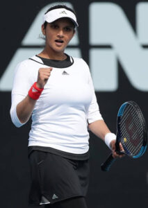 Indian tennis legend Sania Mirza भारतीय टेनिस जगतातली दिग्गज खेळाडू  सानिया मिर्झा हडपसर मराठी बातम्या Hadapsar Latest News Hadapsar News