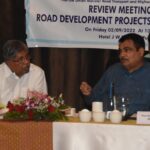 Nitin Gadkari and Chandrakant Patil at review meeting of Chandni Chowk चांदणी चौकातील आढावा बैठकीला नितीन गडकरी आणि चंद्रकांत पाटील हडपसर मराठी बातम्या  Hadapsar Latest News Hadapsar News