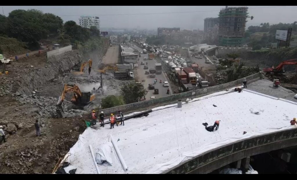 Preparations for the fall of the old bridge at Chandni Chowk are in final stages चांदणी चौकातील जुना पूल पडण्याची पूर्वतयारी अंतिम टप्प्यात   हडपसर मराठी बातम्या  Hadapsar Latest News Hadapsar News