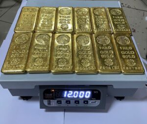 Seizure of 12 Kg of Gold Bars by Mumbai Air Customs  मुंबई एअर कस्टम्सकडून 12 किलो सोन्याचे बार जप्त हडपसर मराठी बातम्या  Hadapsar Latest News Hadapsar News