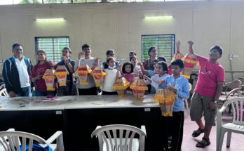 Students made Lanterns and crackers from bamboo..!! विद्यार्थ्यांनी बांबुपासून बनविले आकाशदिवे आणि फटाके..!! हडपसर मराठी बातम्या Hadapsar Latest News Hadapsar News