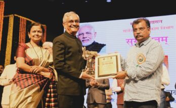 Superintending Engineer J.D.Kulkarni honored with Outstanding Engineer Award अधिक्षक अभियंता जे.डी.कुलकर्णी उत्कृष्ट अभियंता पुरस्काराने सन्मानित हडपसर मराठी बातम्या Hadapsar Latest News Hadapsar News