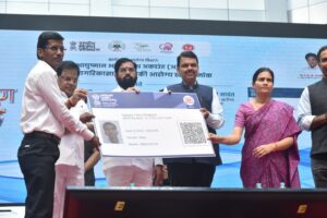 Distribution of Ayushman Bharat Health Card today by Chief Minister Eknath Shinde and Deputy Chief Minister Devendra Fadnavis मुख्यमंत्री एकनाथ शिंदे आणि उपमुख्यमंत्री देवेंद्र फडणवीस यांच्या हस्ते आज आयुष्मान भारत हेल्थ कार्डचे वितरण  हडपसर मराठी बातम्या  Hadapsar Latest News Hadapsar News