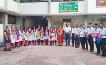 Eco-friendly sky lantern-making workshop concluded at Sadhana Vidyalaya साधना विद्यालयामध्ये पर्यावरणपूरक आकाशकंदील बनवण्याची कार्यशाळा संप्पन हडपसर मराठी बातम्या Hadapsar Latest News Hadapsar News