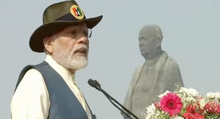 Prime Minister Narendra Modi at the Statue of Unity पंतप्रधान नरेंद्र मोदी स्टॅच्यू ऑफ युनिटी येथे हडपसर मराठी बातम्या Hadapsar Latest News, Hadapsar News,