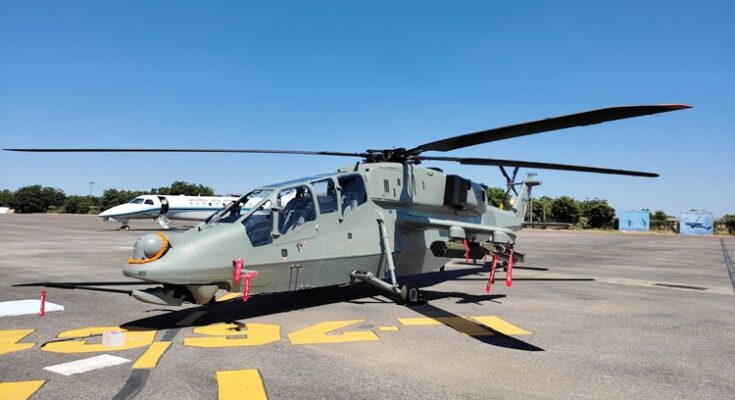 Raksha Mantri formally inducts indigenously-developed Light Combat Helicopters into Indian Air Force in Rajasthan स्वदेश निर्मित “प्रचंड” हेलिकॉप्टर्स संरक्षण मंत्री राजनाथ सिंह यांच्या हस्ते हवाईदलाकडे सुपूर्द हडपसर मराठी बातम्या Hadapsar Latest News Hadapsar News