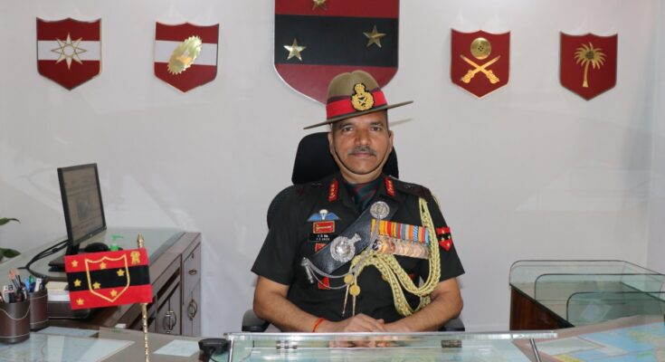 Lt Gen Ajay Kumar Singh assumed charge of Southern Command, Pune लेफ्टनंट जनरल अजय कुमार सिंग यांनी सदर्न कमांड, पुणे येथील पदभार स्वीकारला हडपसर मराठी बातम्या Hadapsar Latest News, Hadapsar News,