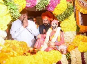 On the occasion of the 356th commemoration day of Chhatrapati Shivaji Maharaj's escape from Agra, a symbolic palanquin departure ceremony was held in Pune.
छत्रपती शिवाजी महाराजांचा आग्य्राहून सुटकेचा ३५६ व्या स्मृतीदिनानिमित्त पुण्यात लाक्षणिक पालखी प्रस्थान सोहळा संपन्न
हडपसर मराठी बातम्या Hadapsar Latest News Hadapsar News