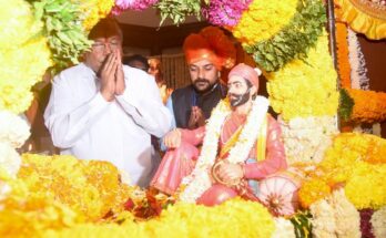 On the occasion of the 356th commemoration day of Chhatrapati Shivaji Maharaj's escape from Agra, a symbolic palanquin departure ceremony was held in Pune. छत्रपती शिवाजी महाराजांचा आग्य्राहून सुटकेचा ३५६ व्या स्मृतीदिनानिमित्त पुण्यात लाक्षणिक पालखी प्रस्थान सोहळा संपन्न हडपसर मराठी बातम्या Hadapsar Latest News Hadapsar News