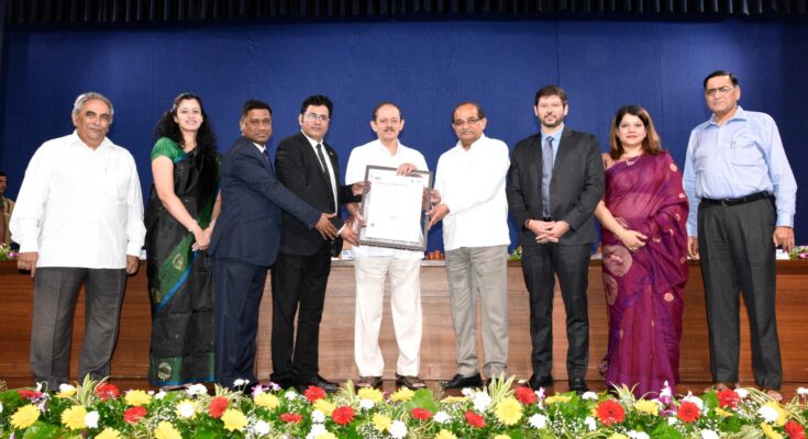 Tilak Maharashtra University awarded ISO accreditation टिळक महाराष्ट्र विद्यापीठाला आयएसओ मानांकन प्रदान हडपसर मराठी बातम्या Hadapsar Latest News, Hadapsar News,