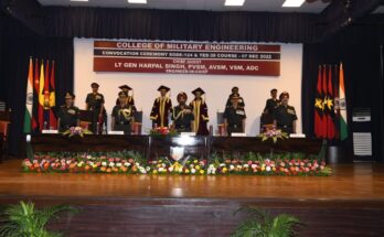 Scroll Presentation at College of Military Engineering, Pune पुण्याच्या लष्करी अभियांत्रिकी महाविद्यालयात पदवीदान समारंभ संपन्न हडपसर मराठी बातम्या Hadapsar Latest News Hadapsar News