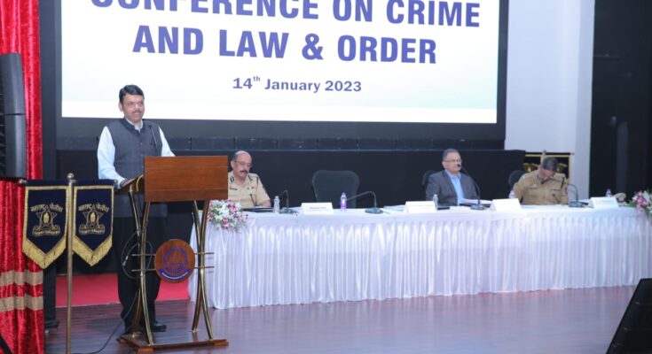 A conference of senior police officers in Pune Deputy Chief Minister Devendra Fadnavis पुण्यात वरिष्ठ पोलिस अधिकाऱ्यांची परिषद उपमुख्यमंत्री देवेंद्र फडणवीस हडपसर मराठी बातम्या Hadapsar Latest News Hadapsar News