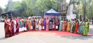 Honoring women in the central building on International Women's Day
आंतरराष्ट्रीय महिला दिनानिमित्त मध्यवर्ती इमारतीत महिलांचा सन्मान
हडपसर क्राइम न्यूज , हडपसर मराठी बातम्या ,हडपसर न्युज 
Hadapsar Crime News, Hadapsar Marathi News, Hadapsar News