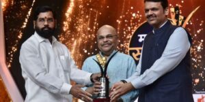 Distribution of 'Mata' awards by Chief Minister Eknath Shinde and Deputy Chief Minister Devendra Fadnavis
मुख्यमंत्री एकनाथ शिंदे आणि उपमुख्यमंत्री देवेंद्र फडणवीस यांच्या हस्ते ‘मटा’ सन्मान पुरस्कारांचे वितरण 
हडपसर क्राइम न्यूज, हडपसर मराठी बातम्या, हडपसर न्युज 
Hadapsar Crime News, Hadapsar Marathi News, Hadapsar News