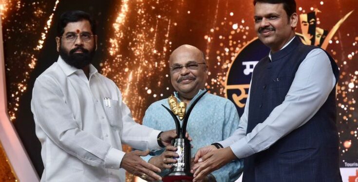 Distribution of 'Mata' awards by Chief Minister Eknath Shinde and Deputy Chief Minister Devendra Fadnavis मुख्यमंत्री एकनाथ शिंदे आणि उपमुख्यमंत्री देवेंद्र फडणवीस यांच्या हस्ते ‘मटा’ सन्मान पुरस्कारांचे वितरण हडपसर क्राइम न्यूज, हडपसर मराठी बातम्या, हडपसर न्युज Hadapsar Crime News, Hadapsar Marathi News, Hadapsar News