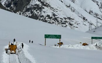 The Border Roads Organization has opened the important Zoji pass for military operations after it was closed for just 68 days सीमा रस्ते संघटनेने केवळ 68 दिवस बंद ठेवल्यानंतर लष्करी हालचालींसाठी महत्त्वाची झोजी ला खिंड केली खुली हडपसर क्राइम न्यूज, हडपसर मराठी बातम्या, हडपसर न्युज Hadapsar Crime News, Hadapsar Marathi News, ,Hadapsar News