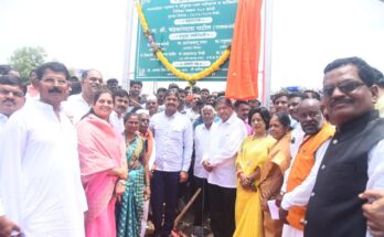 Bhumi Poojan of Nhavra to Chauphula road work by Guardian Minister Chandrakantada Patil पालकमंत्री चंद्रकांतदादा पाटील यांच्या हस्ते न्हावरा ते चौफुला रस्त्याच्या कामाचे भूमिपूजन हडपसर क्राइम न्यूज, हडपसर मराठी बातम्या, हडपसर न्युज Hadapsar Crime News, Hadapsar Marathi News, ,Hadapsar News