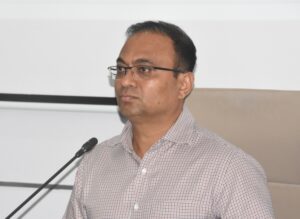 Collector Dr. Rajesh Deshmukh जिल्हाधिकारी डॉ.राजेश देशमुख हडपसर क्राइम न्यूज, हडपसर मराठी बातम्या, हडपसर न्युज Hadapsar Crime News, Hadapsar Marathi News, ,Hadapsar News