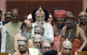 Installation of sengol or scepter by the Prime Minister at the new building of the Parliament House संसद भवनाच्या नवीन वास्तूत प्रधानमंत्र्यांच्या हस्ते सेंगोल अर्थात राजदंडाची प्रतिष्ठापना हडपसर क्राइम न्यूज, हडपसर मराठी बातम्या, हडपसर न्युज Hadapsar Crime News, Hadapsar Marathi News, ,Hadapsar News