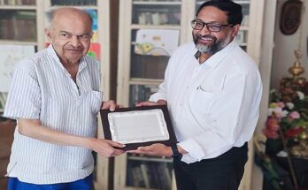 President of ASI Prof. Deepankar Banerjee felicitated Prof. Narlikar by giving him an award ‘एएसआय-चे अध्यक्ष प्रा. दीपंकर बॅनर्जी यांच्या हस्ते प्रा.नारळीकर यांना पुरस्कार प्रदान करून त्यांचा केला सत्कार हडपसर क्राइम न्यूज, हडपसर मराठी बातम्या, हडपसर न्युज Hadapsar Crime News, Hadapsar Marathi News, ,Hadapsar News