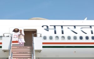 PM Modi arrives in Papua New Guinea on second leg of his 3-nation visit
3 देशांच्या दौऱ्याच्या दुसऱ्या टप्प्यात पंतप्रधान मोदी पापुआ न्यू गिनी येथे पोहोचले
हडपसर क्राइम न्यूज, हडपसर मराठी बातम्या, हडपसर न्युज Hadapsar Crime News, Hadapsar Marathi News, ,Hadapsar News