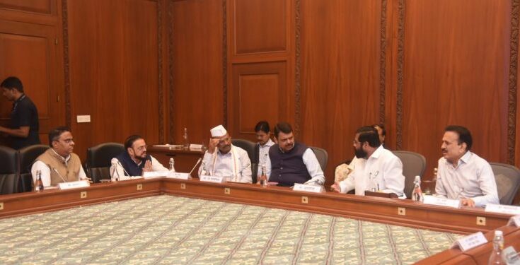 Chief Minister, Deputy Chief Minister held a meeting on the background of Bakri Eid बकरी ईदच्या पार्श्वभूमीवर मुख्यमंत्री, उपमुख्यमंत्र्यांनी घेतली बैठक हडपसर क्राइम न्यूज, हडपसर मराठी बातम्या, हडपसर न्युज Hadapsar Crime News, Hadapsar Marathi News, ,Hadapsar News