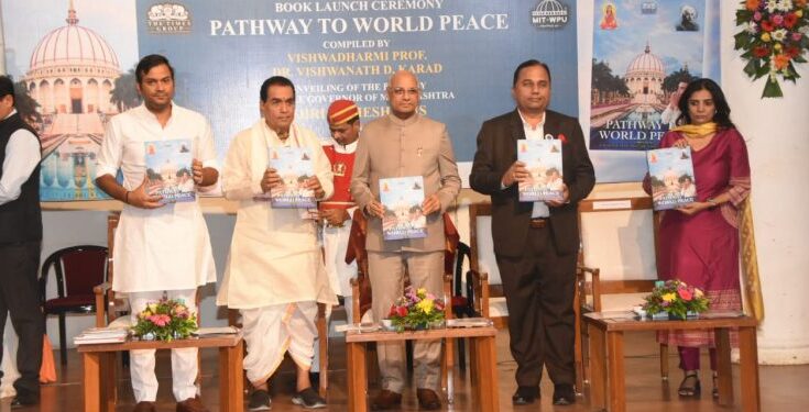 Release of the book 'Pathway to World Peace' by the Governor at Pune पुणे येथे ‘पाथवे टू वर्ल्ड पीस’ (विश्व शांतीचा मार्ग) या पुस्तकाचे राज्यपालांच्या हस्ते प्रकाशन हडपसर क्राइम न्यूज, हडपसर मराठी बातम्या, हडपसर न्युज Hadapsar Crime News, Hadapsar Marathi News, ,Hadapsar News