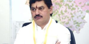 Agriculture Minister Dhananjay Munde
 कृषी मंत्री धनंजय मुंडे
हडपसर क्राइम न्यूज, हडपसर मराठी बातम्या, हडपसर न्युज Hadapsar Crime News, Hadapsar Marathi News, ,Hadapsar News