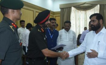 Lieutenant General H. S. Kahlon met Chief Minister Eknath Shindeलेफ्टनंट जनरल एच. एस. काहलों यांनी मुख्यमंत्री एकनाथ शिंदे यांची घेतली भेट हडपसर क्राइम न्यूज, हडपसर मराठी बातम्या, हडपसर न्युज Hadapsar Crime News, Hadapsar Marathi News, ,Hadapsar News