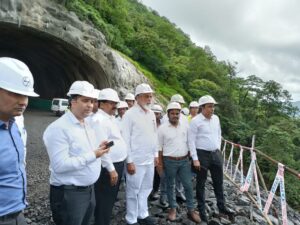 Public Works Minister Dadaji Bhuse inspected the Mumbai-Pune Expressway (Missing Link) project
सार्वजनिक बांधकाम मंत्री दादाजी भुसे यांनी केली मुंबई-पुणे द्रुतगती महामार्ग (मिसिंग लिंक) प्रकल्पाची पाहणी 
हडपसर क्राइम न्यूज, हडपसर मराठी बातम्या, हडपसर न्युज Hadapsar Crime News, Hadapsar Marathi News, ,Hadapsar News