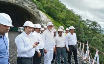 Public Works Minister Dadaji Bhuse inspected the Mumbai-Pune Expressway (Missing Link) project सार्वजनिक बांधकाम मंत्री दादाजी भुसे यांनी केली मुंबई-पुणे द्रुतगती महामार्ग (मिसिंग लिंक) प्रकल्पाची पाहणी हडपसर क्राइम न्यूज, हडपसर मराठी बातम्या, हडपसर न्युज Hadapsar Crime News, Hadapsar Marathi News, ,Hadapsar News